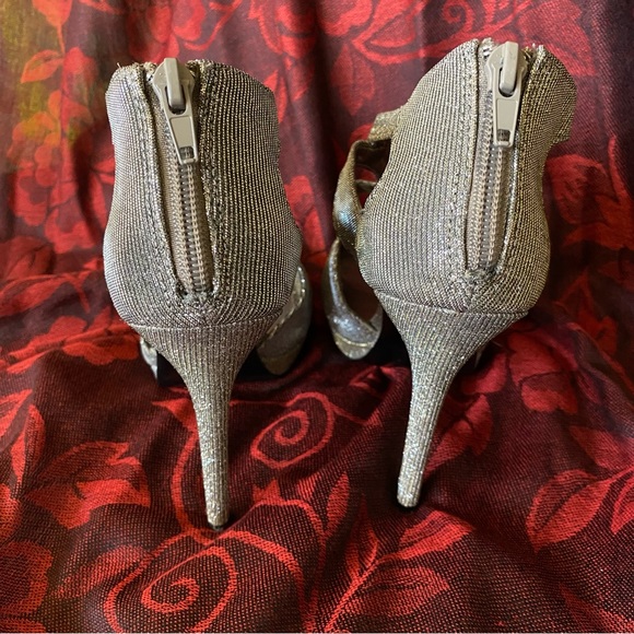 Nina Silver Platform Sandals with 4” Heels, Size 8.5 - Picture 6 of 7